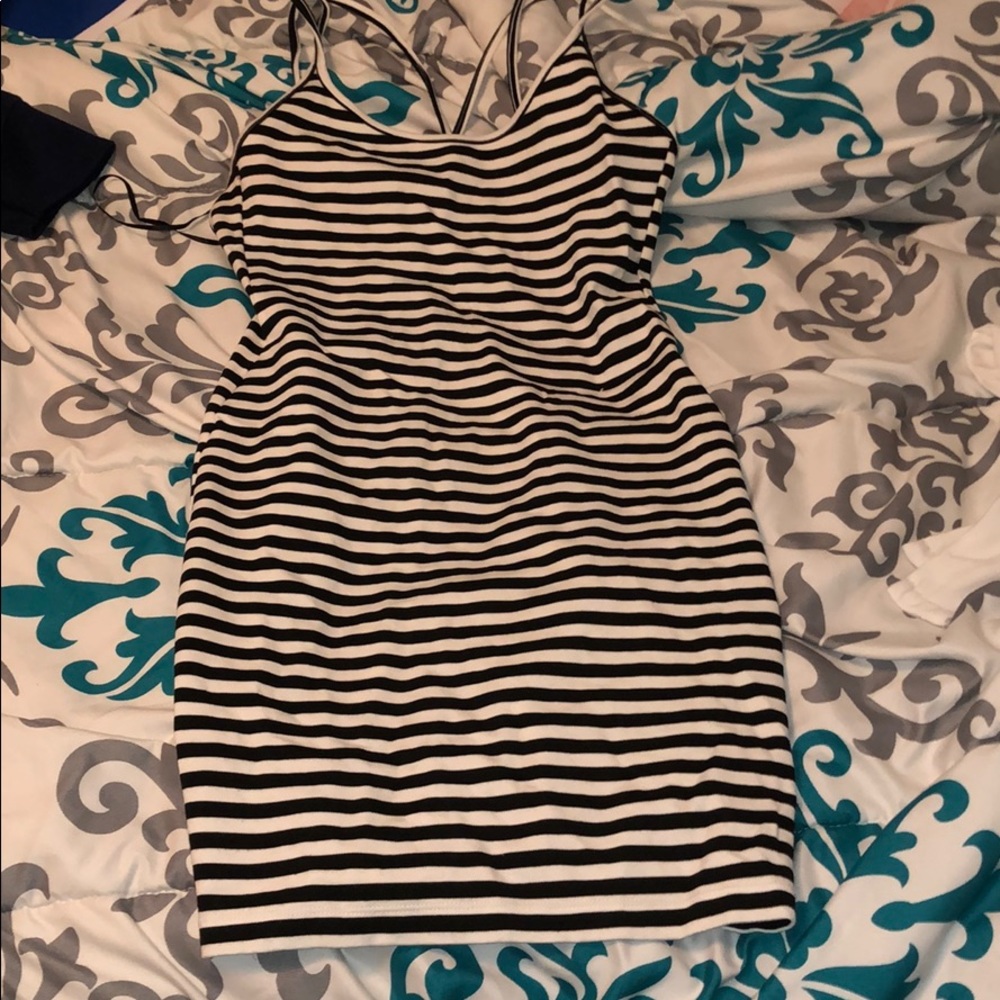 A stripe dress - Picture 2 of 2